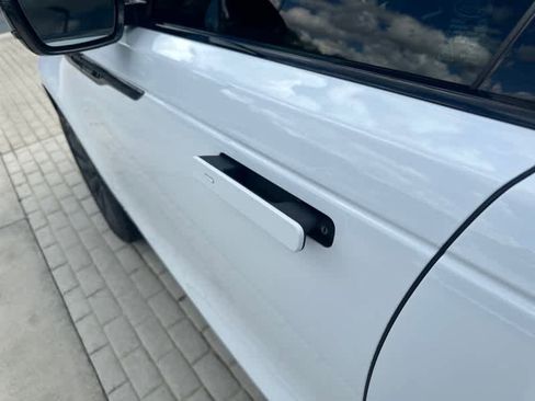 Used 2019 Land Rover Range Rover Velar R-Dynamic SE AWD/4WD image 14