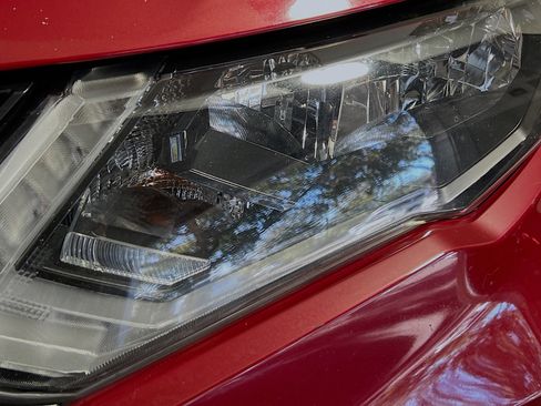 Used 2017 Nissan Rogue S image 12