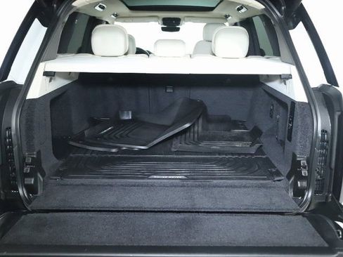 Certified 2023 Land Rover Range Rover SE AWD/4WD image 36