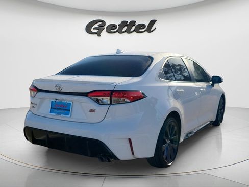 Certified 2024 Toyota Corolla SE w/ SE Premium Package FWD image 5
