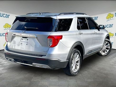 Used 2023 Ford Explorer XLT w/ Equipment Group 202A AWD/4WD image 13