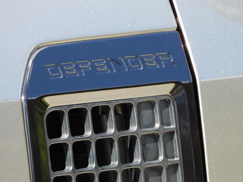 Used 2023 Land Rover Defender 90 X-Dynamic SE AWD/4WD image 21