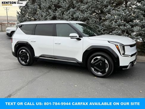 Used 2024 Kia EV9 Land image 11