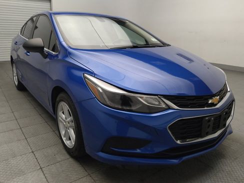 Used 2018 Chevrolet Cruze LT w/ Convenience Package FWD image 13