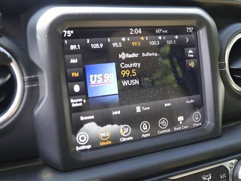 Used 2018 Jeep Wrangler Unlimited Sahara AWD/4WD image 17