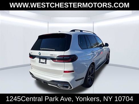 Used 2024 BMW X7 xDrive40i w/ M Sport Package AWD/4WD image 4