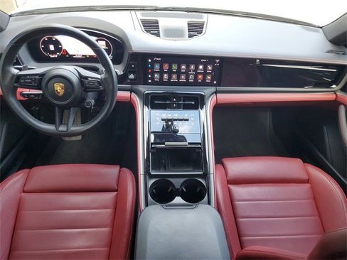 Used 2024 Porsche Panamera image 37