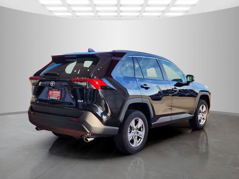 Used 2025 Toyota RAV4 XLE w/ Convenience Package FWD image 5