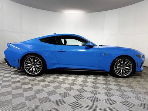 Used 2025 Ford Mustang GT Premium image 6