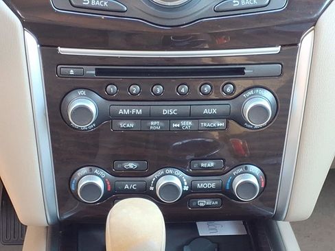 Used 2014 Nissan Pathfinder SL w/ SL Premium Package AWD/4WD image 7