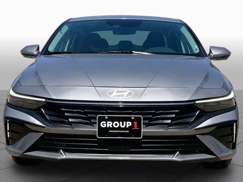 Used 2025 Hyundai Elantra SEL FWD image 4