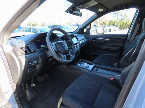 Certified 2022 Honda Pilot Sport image 2