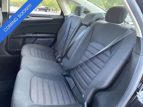 Used 2019 Ford Fusion SE AWD/4WD image 18
