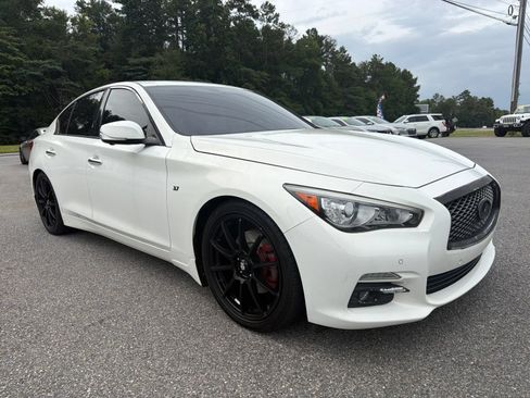 Used 2015 INFINITI Q50 Premium w/ Deluxe Touring Package RWD image 3