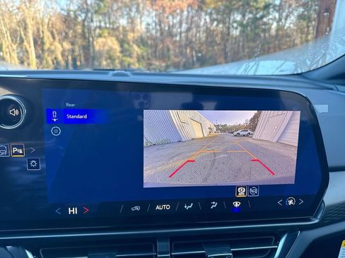 New 2026 Chevrolet Equinox EV LT image 28