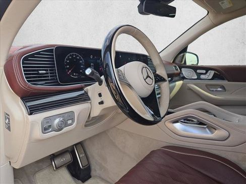 Used 2025 Mercedes-Benz Maybach GLS 600 4MATIC image 9