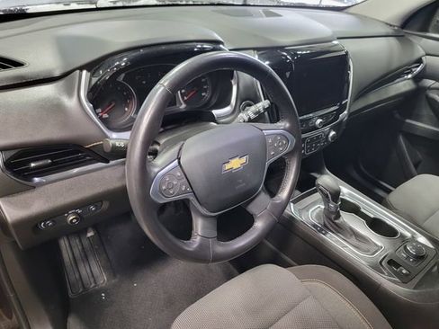 Used 2021 Chevrolet Traverse LT image 11