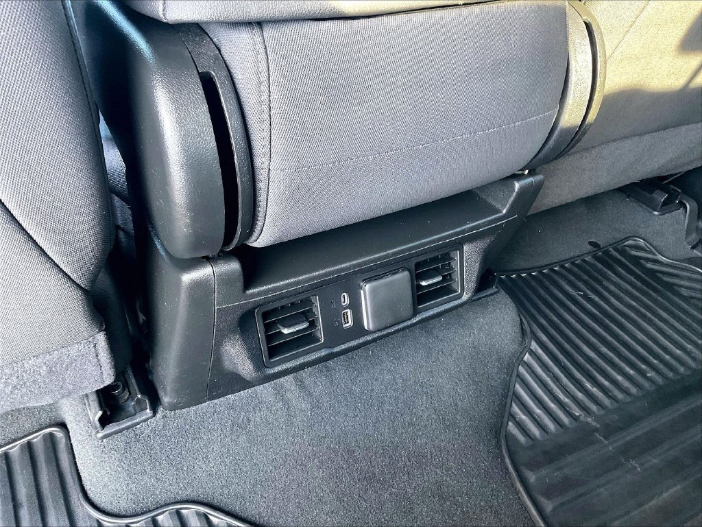 Used 2025 Chevrolet Silverado 1500 LT AWD/4WD image 24
