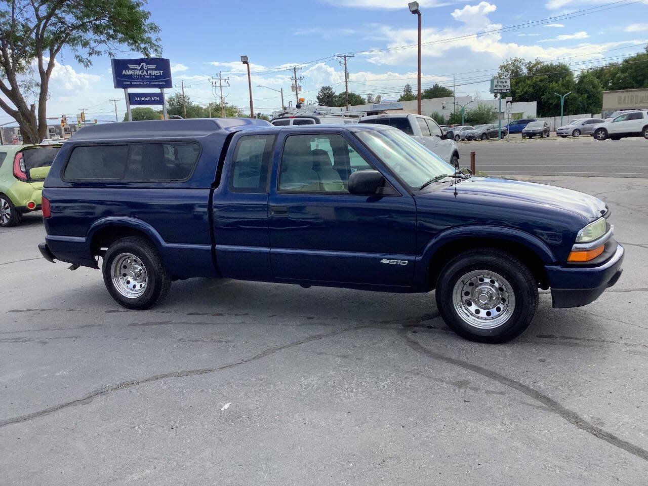 Used 2002 Chevrolet S10 Pickup 2WD Extended Cab w/ Preferred Equipment Group image 14