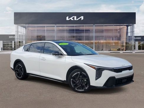 Certified 2025 Kia K4 GT-Line w/ GT-Line Sunroof Package FWD image 1