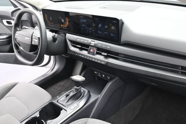Used 2025 Kia K4 FWD image 35
