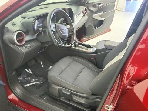 Used 2024 Chevrolet Trax RS w/ Driver Confidence Package FWD image 23