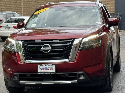 Used 2024 Nissan Pathfinder SL AWD/4WD image 39