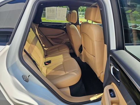 Used 2017 Porsche Macan AWD/4WD image 12