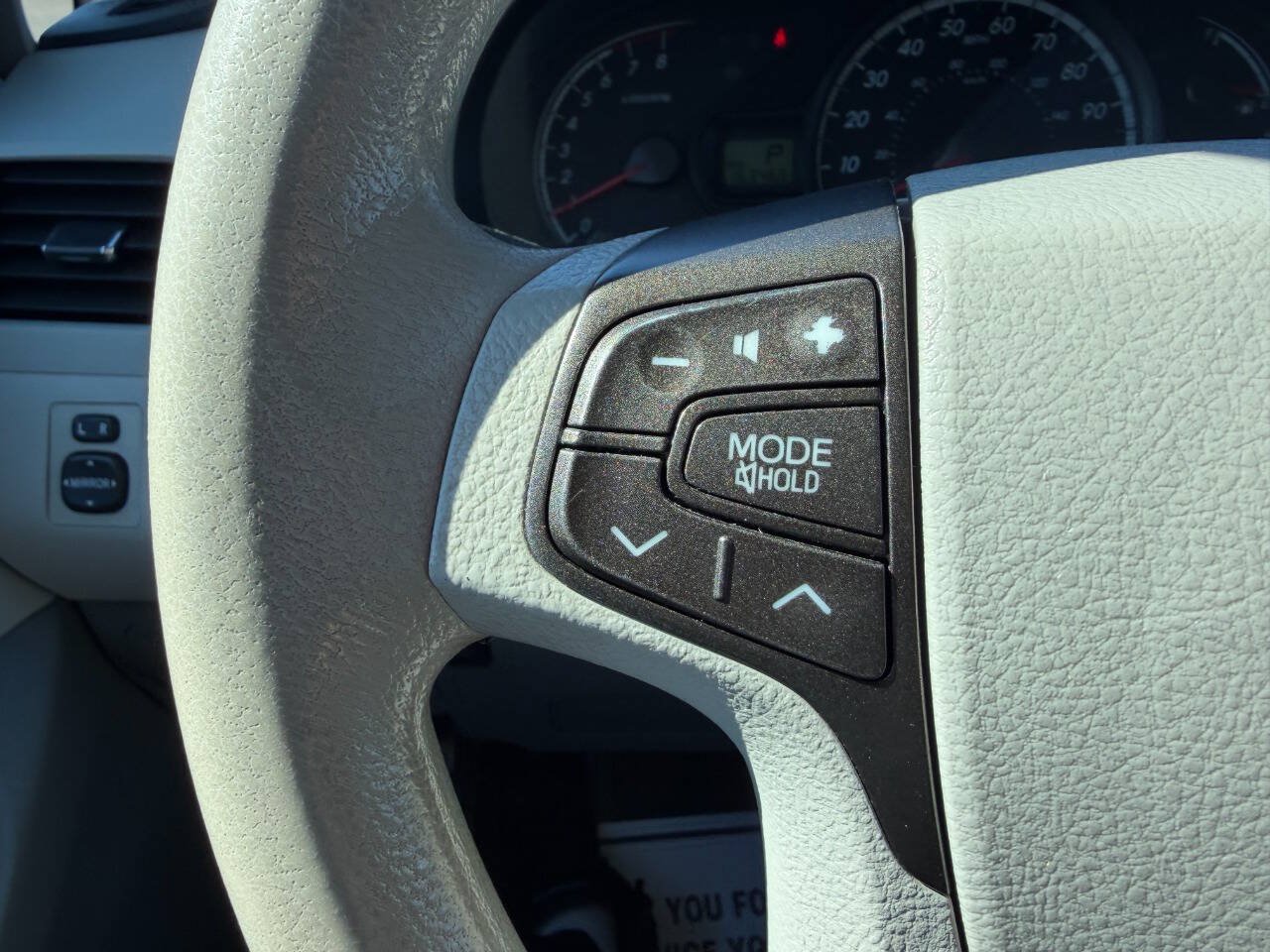 Used 2013 Toyota Sienna LE w/ Towing Pkg FWD image 21