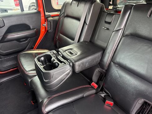 Used 2019 Jeep Wrangler Unlimited Rubicon AWD/4WD image 34