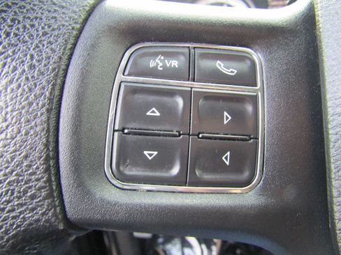Used 2017 RAM 1500 Express AWD/4WD image 31