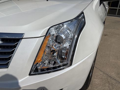 Used 2016 Cadillac SRX Luxury AWD/4WD image 6