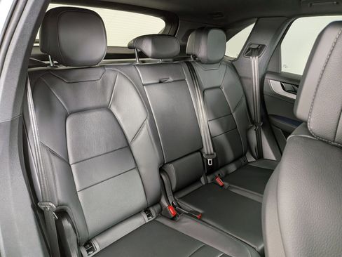 Certified 2025 Porsche Cayenne AWD/4WD image 23