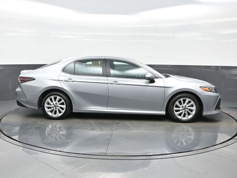 Used 2024 Toyota Camry LE FWD image 7
