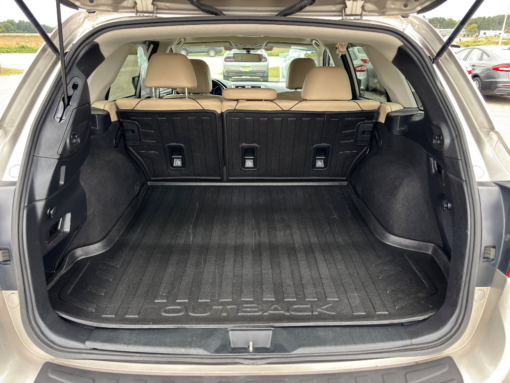 Used 2017 Subaru Outback 3.6R Limited AWD/4WD image 22