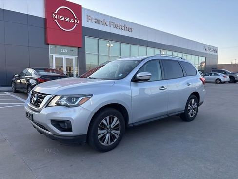 Used 2019 Nissan Pathfinder SL image 1