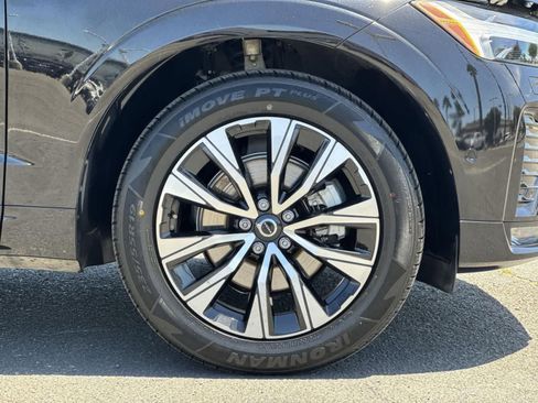 Used 2023 Volvo XC60 B5 Plus image 41