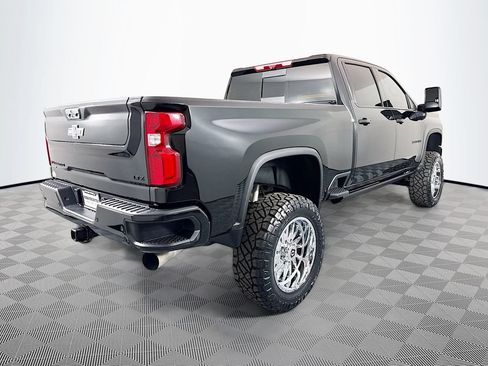 Used 2024 Chevrolet Silverado 3500 LTZ w/ LTZ Plus Package AWD/4WD image 7