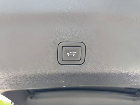 Used 2023 GMC Yukon XL AT4 w/ AT4 Premium Plus Package AWD/4WD image 33