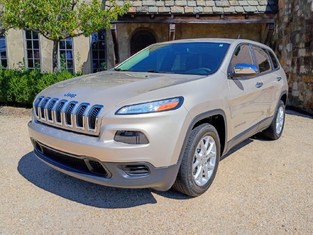 Used 2014 Jeep Cherokee Sport FWD image 4
