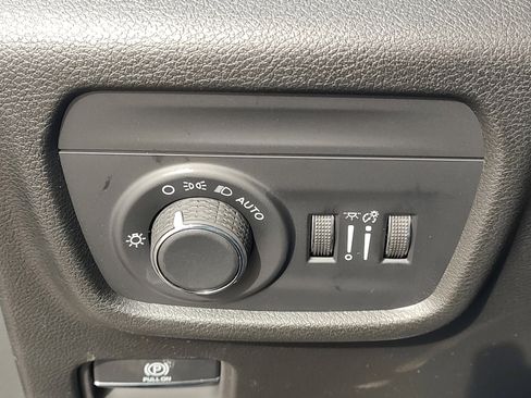 New 2025 Jeep Grand Cherokee L Altitude RWD image 25