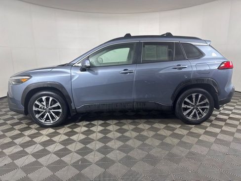 Used 2023 Toyota Corolla Cross XLE image 7