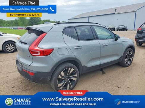 Used 2024 Volvo XC40 B5 Ultimate w/ Protection Package Premier AWD/4WD image 4
