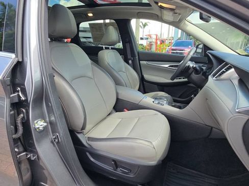 Used 2023 INFINITI QX50 Luxe FWD image 15