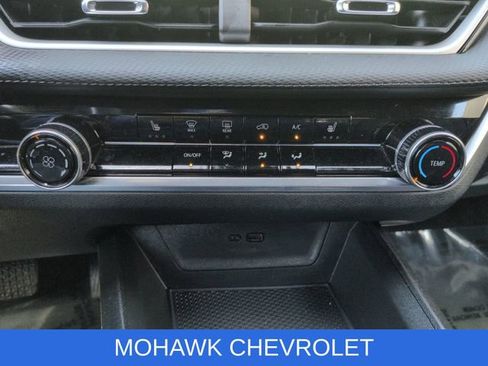 Used 2025 Chevrolet Equinox LT AWD/4WD image 19
