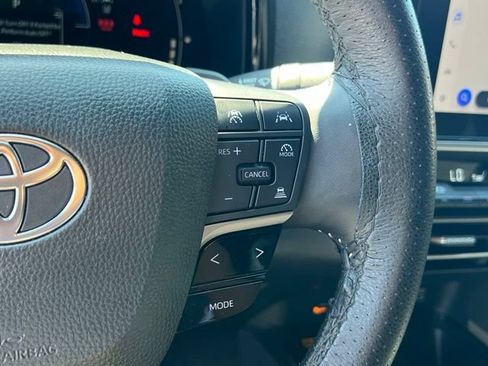 Used 2025 Toyota Camry SE w/ Convenience Package AWD/4WD image 20