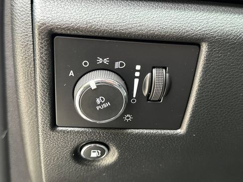 Used 2020 Jeep Grand Cherokee Limited AWD/4WD image 27