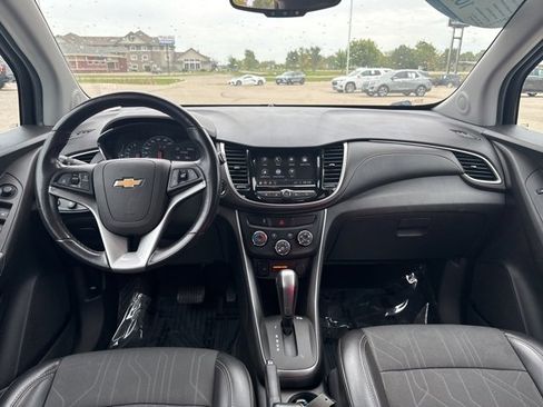 Used 2019 Chevrolet Trax LT w/ Driver Confidence Package image 8