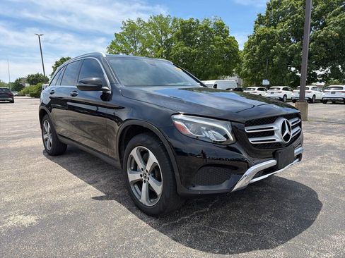 Used 2019 Mercedes-Benz GLC 300 4MATIC image 2