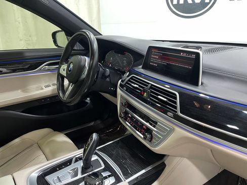 Used 2021 BMW 750i xDrive w/ Executive Package AWD/4WD image 20